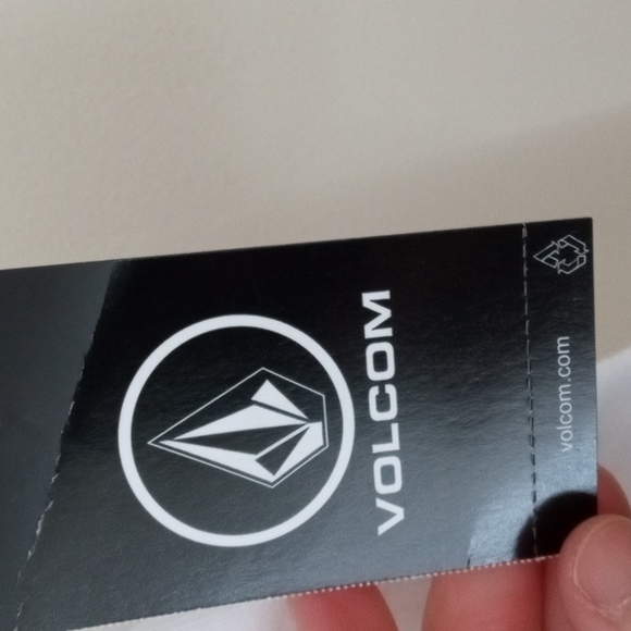 NWT Volcom size Small men's 100% cotton short sleeve tee - Picture 5 of 7